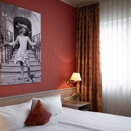 Landhotel 3Kronen Adelsdorf Εξωτερικό φωτογραφία