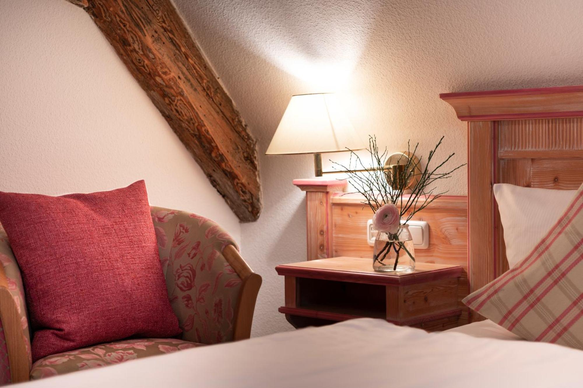 Landhotel 3Kronen Adelsdorf Εξωτερικό φωτογραφία