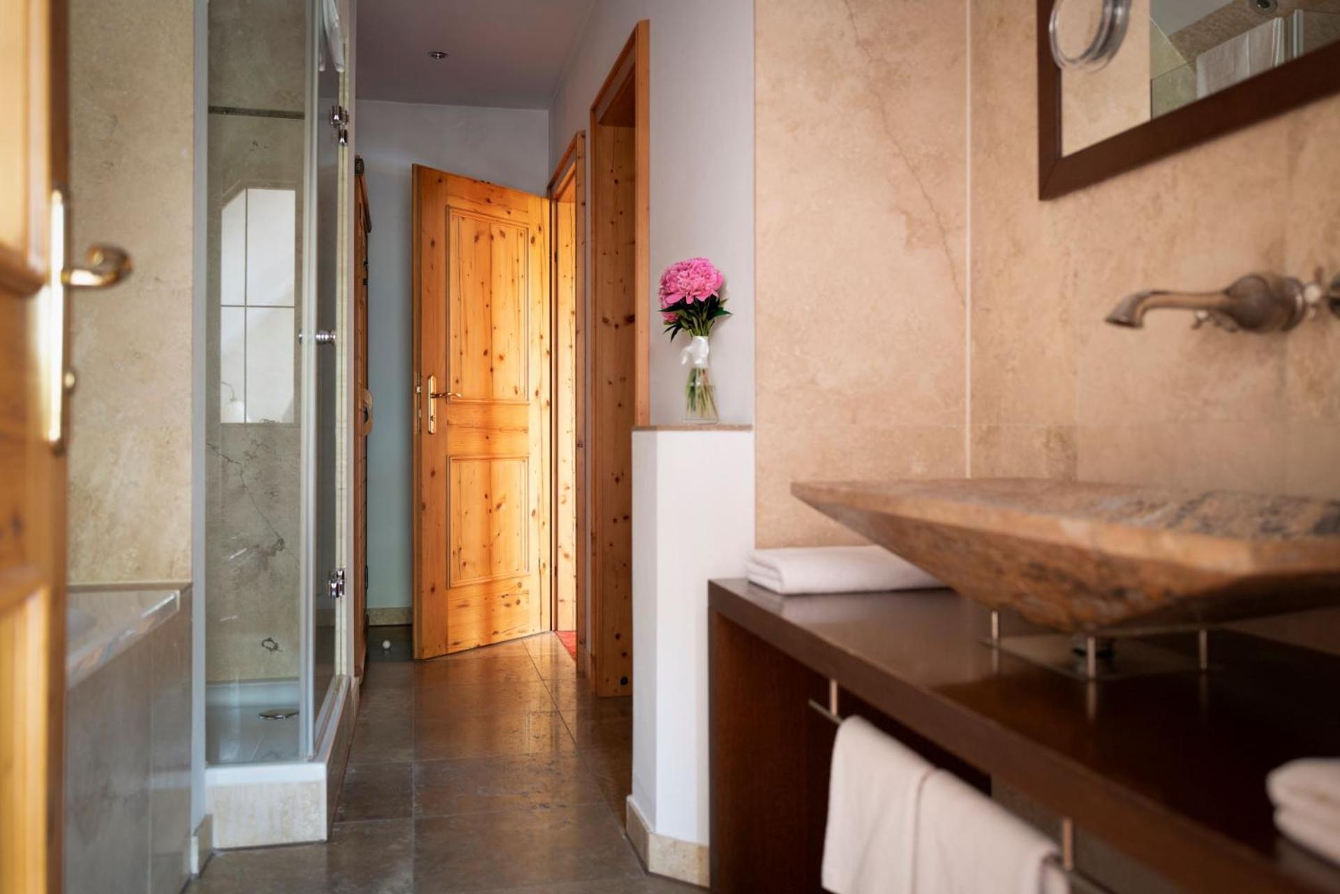 Landhotel 3Kronen Adelsdorf Εξωτερικό φωτογραφία