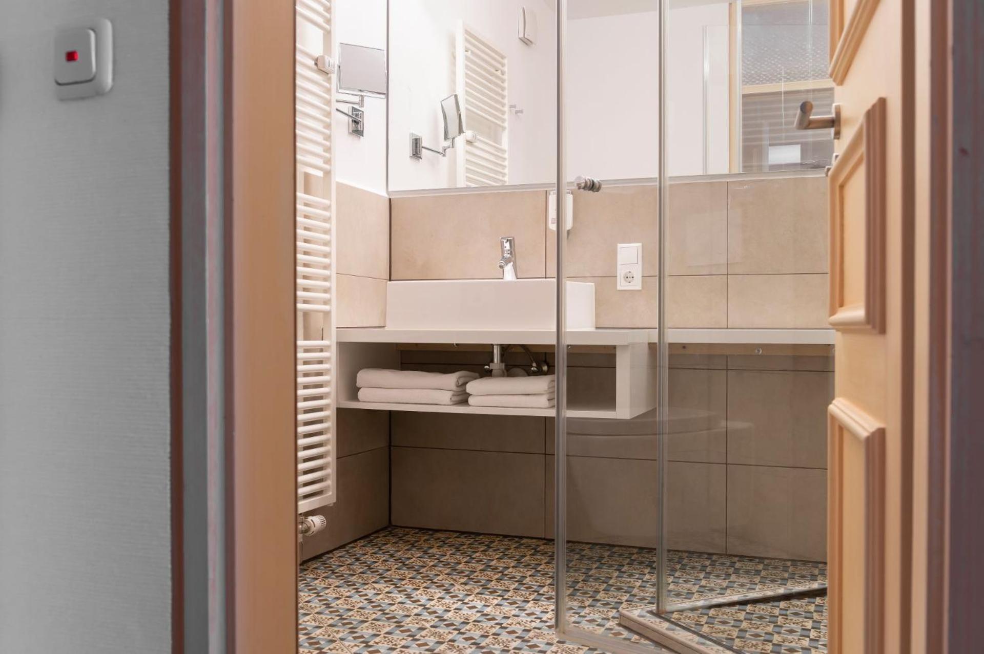 Landhotel 3Kronen Adelsdorf Εξωτερικό φωτογραφία