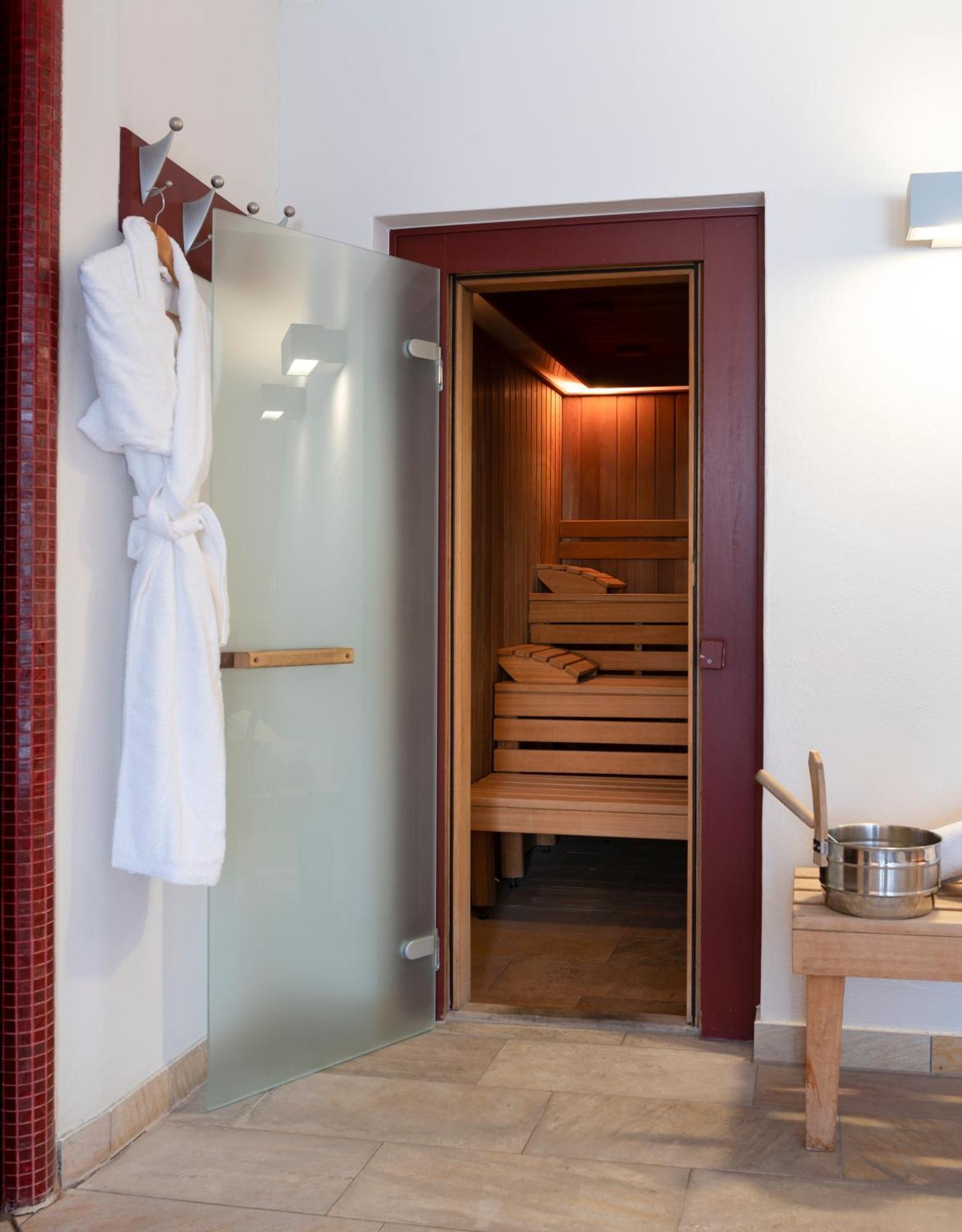 Landhotel 3Kronen Adelsdorf Εξωτερικό φωτογραφία