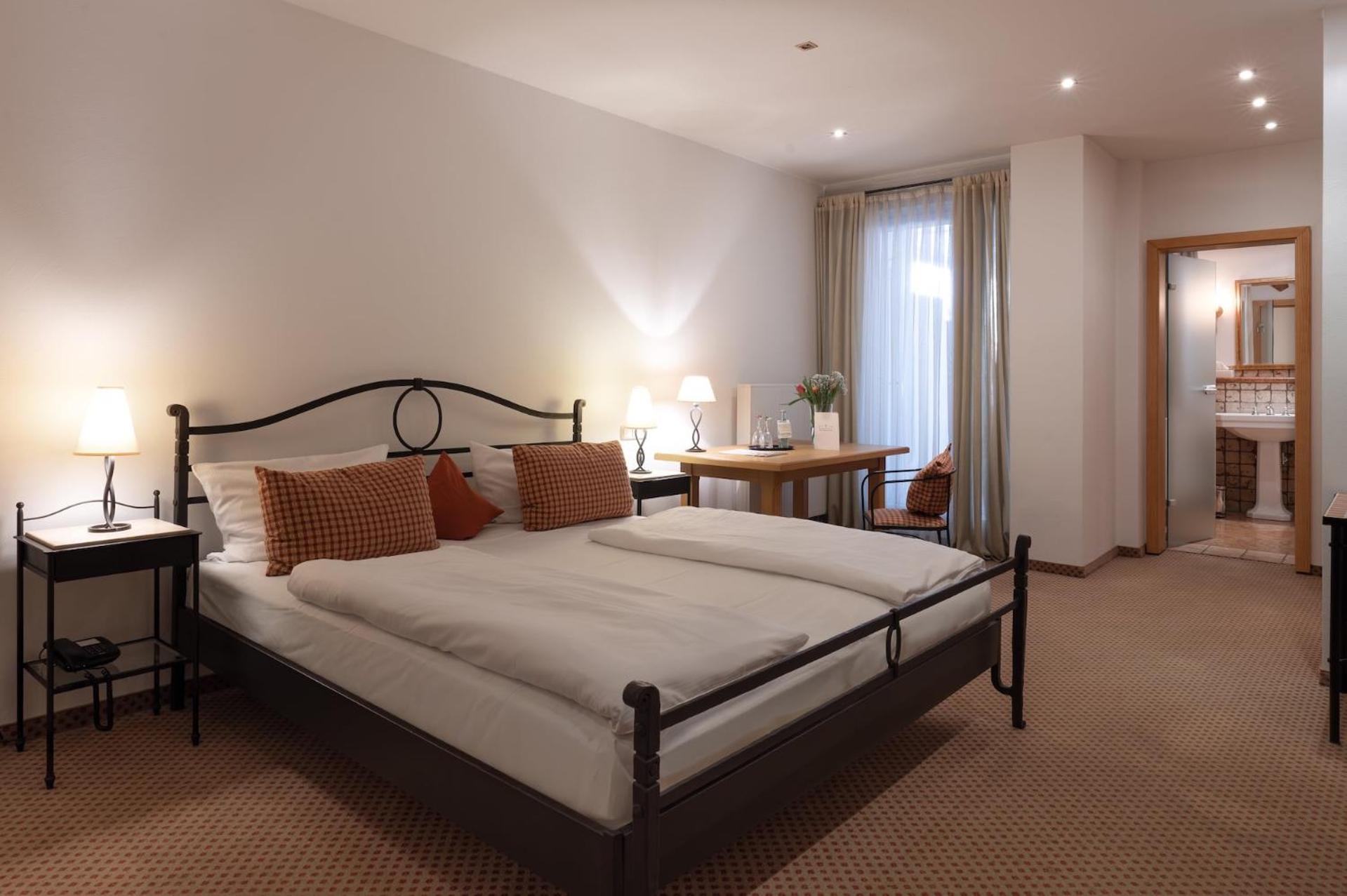 Landhotel 3Kronen Adelsdorf Εξωτερικό φωτογραφία