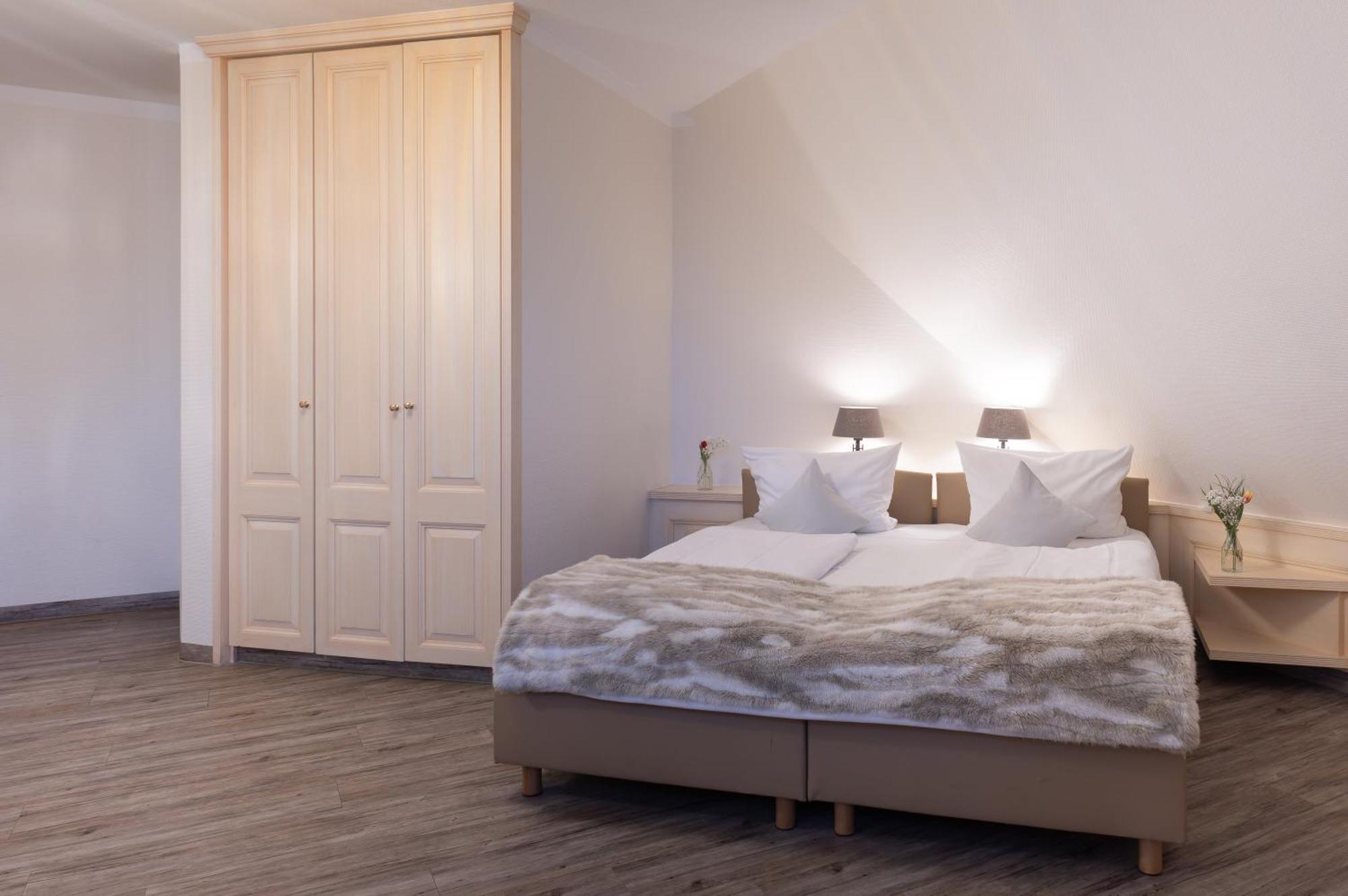 Landhotel 3Kronen Adelsdorf Εξωτερικό φωτογραφία