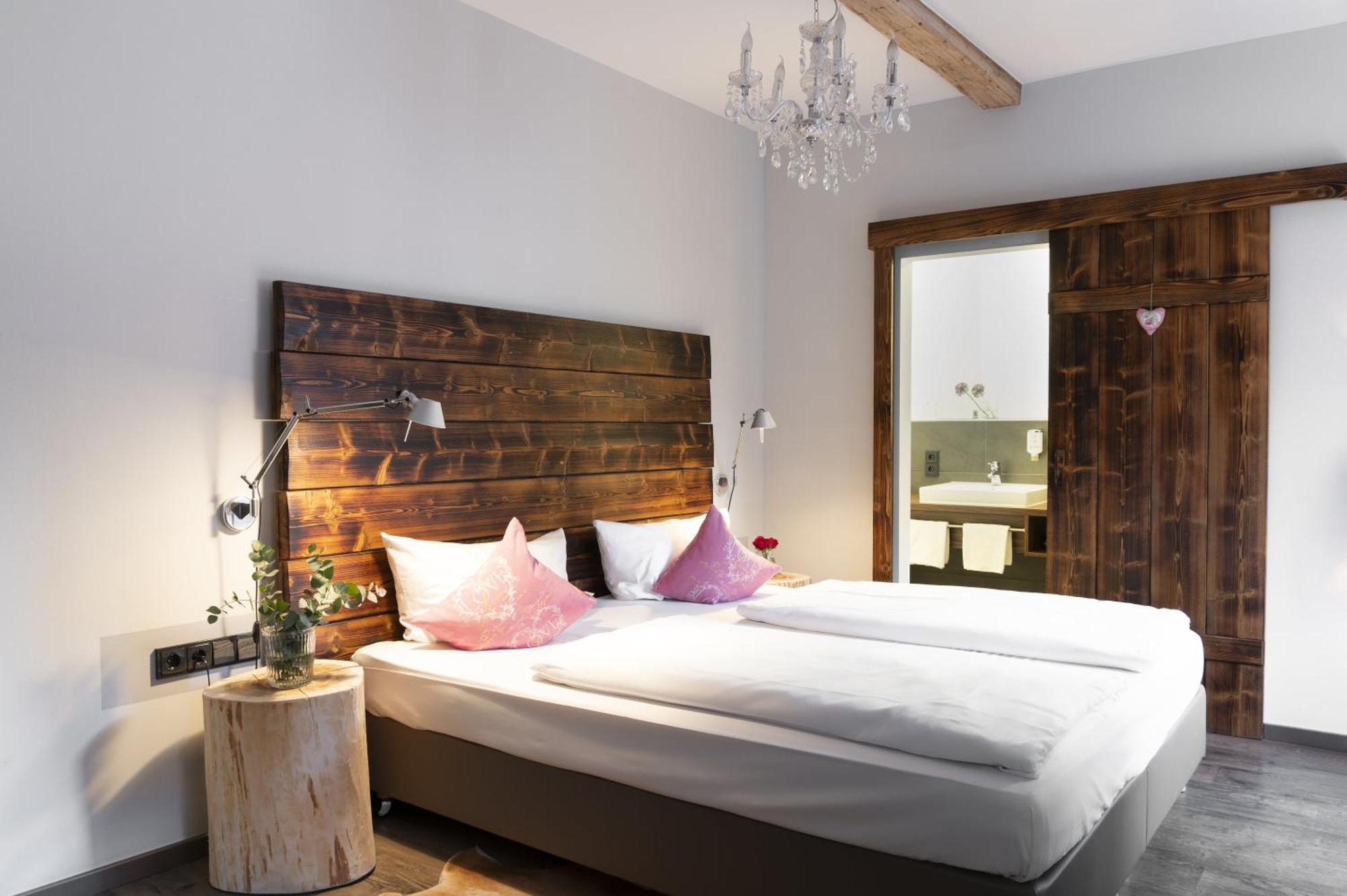 Landhotel 3Kronen Adelsdorf Εξωτερικό φωτογραφία