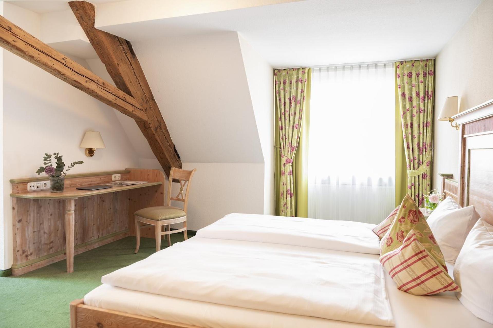 Landhotel 3Kronen Adelsdorf Εξωτερικό φωτογραφία