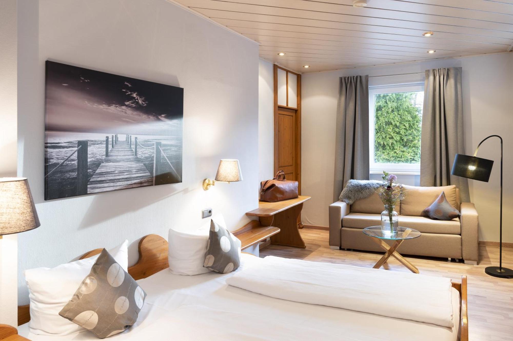 Landhotel 3Kronen Adelsdorf Εξωτερικό φωτογραφία