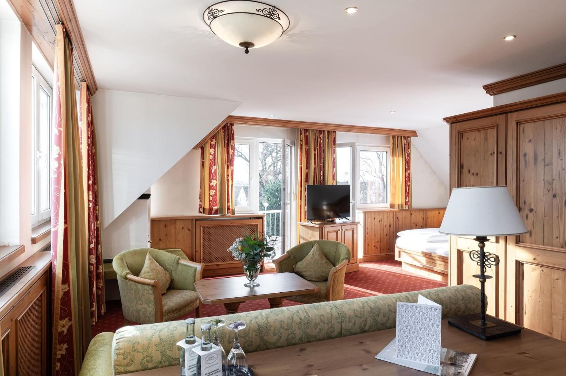 Landhotel 3Kronen Adelsdorf Εξωτερικό φωτογραφία