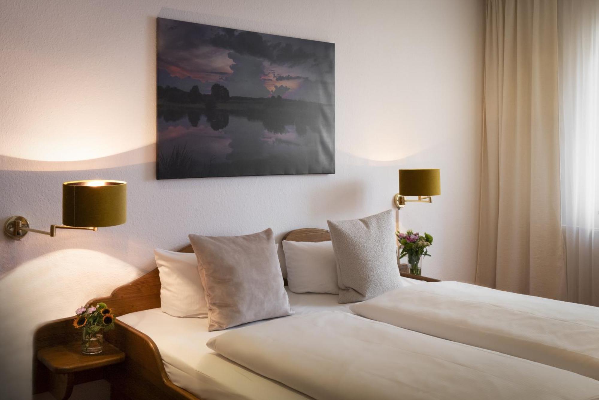 Landhotel 3Kronen Adelsdorf Εξωτερικό φωτογραφία