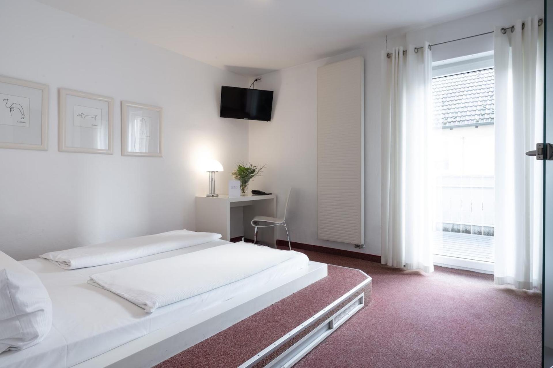 Landhotel 3Kronen Adelsdorf Εξωτερικό φωτογραφία
