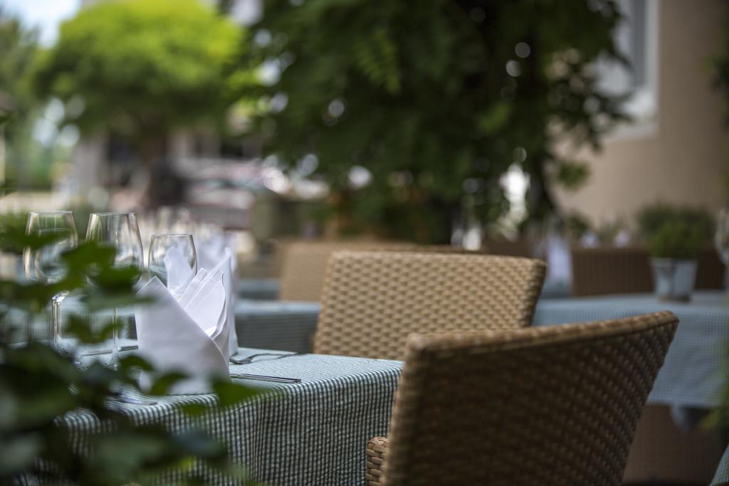 Landhotel 3Kronen Adelsdorf Εξωτερικό φωτογραφία
